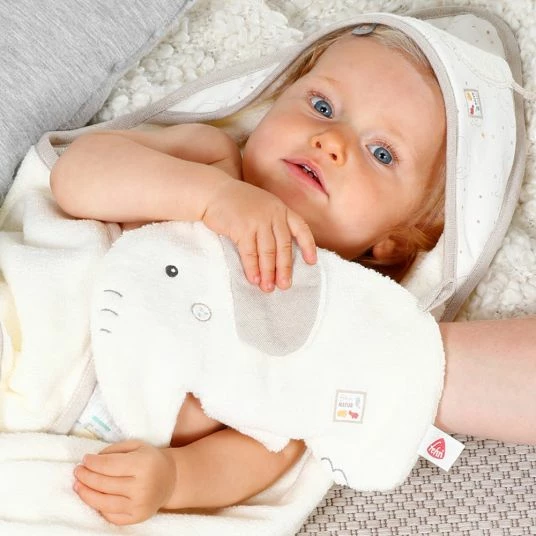 Baby Fehn 2-tlg. Bade-Set Kapuzenbadetuch + Waschhandschuh NATUR aus Bio-Baumwolle 70 x 70 cm - Elefant 6 Baby Fehn 2-tlg. Bade-Set Kapuzenbadetuch + Waschhandschuh NATUR aus Bio-Baumwolle 70 x 70 cm - Elefant – Bild 6