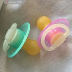 Nip Leucht-Schnuller 4er Pack Cherry Night - Latex 0-6 M - Girl 6 Nip Leucht-Schnuller 4er Pack Cherry Night - Latex 0-6 M - Girl -Baden & Waschen Verkäufe nip leucht schnuller 4er pack cherry night latex 0 6 m girl 38502 51 d2