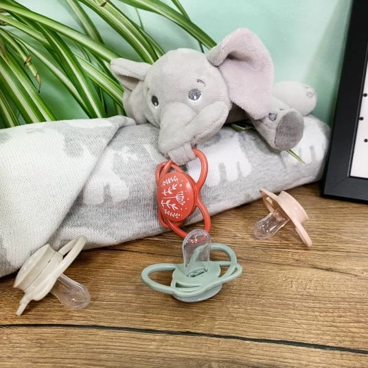 Nip Öko-Schnuller 2er Pack My Butterfly - Silikon 5-18 M - aus nachwachsenden Rohstoffen - Braun / Grau 5 Nip Öko-Schnuller 2er Pack My Butterfly - Silikon 5-18 M - aus nachwachsenden Rohstoffen - Braun / Grau – Bild 5